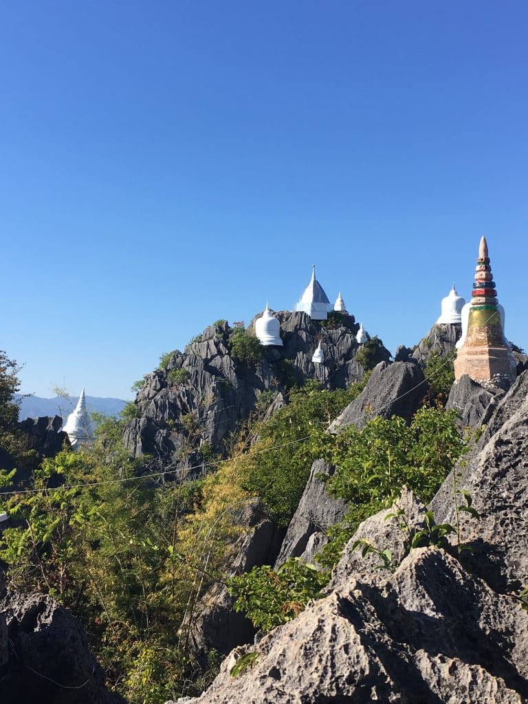 NORTHERN THAILAND PROVINCES 3 MOUTAIN TEMPLE 2